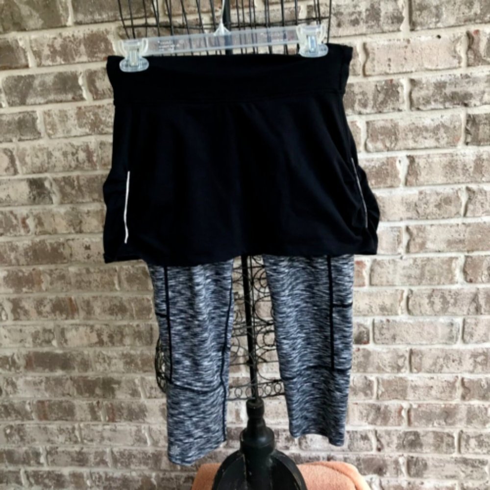 Athleta Skirted 2 In 1 Athletic Electric Placid Leggings Small Black Yog…
